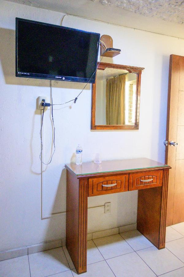 Hotel Acuario En Ocotlan 외부 사진